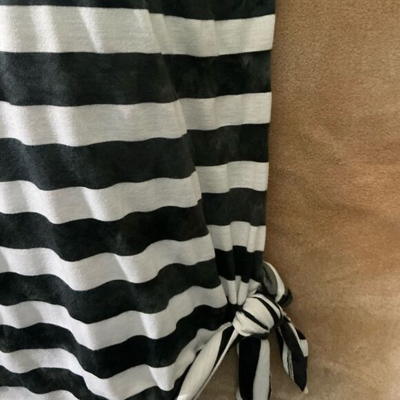 Michael Kors Black and White Striped Tee size small - Picture 3 of 11